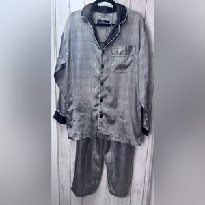 Steve Harvey Plaid Button-Up Pajama Set size medium